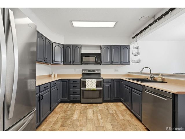 3255 Yarrow Ct, Wheat Ridge, CO 80033