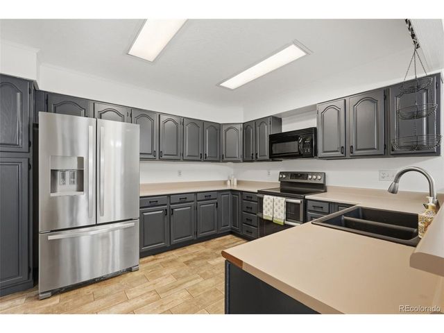 3255 Yarrow Ct, Wheat Ridge, CO 80033
