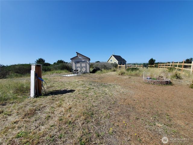 428 S Bel Air Loop, Ocean Shores, WA 98569