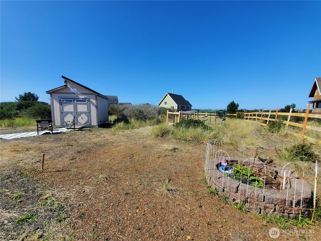 428 S Bel Air Loop, Ocean Shores, WA 98569