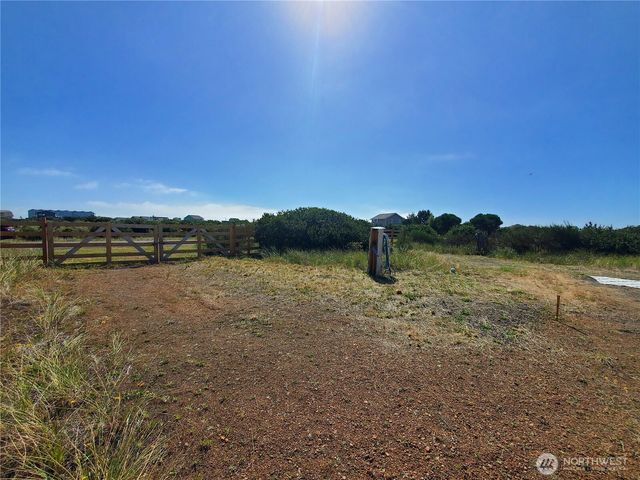 428 S Bel Air Loop, Ocean Shores, WA 98569