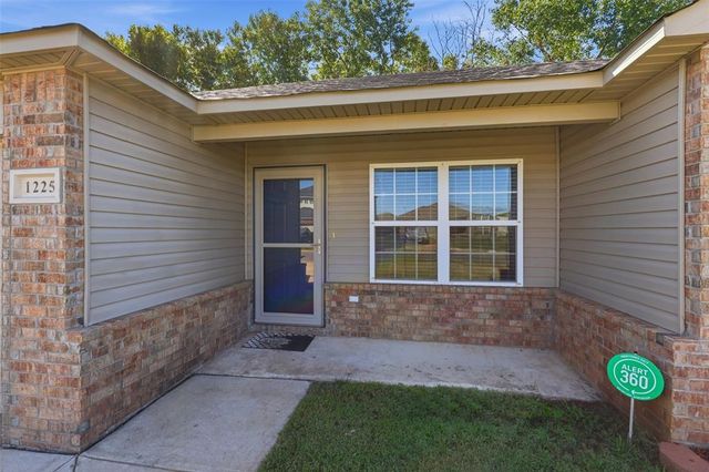 1225 Ironstone Drive, Noble, OK 73068