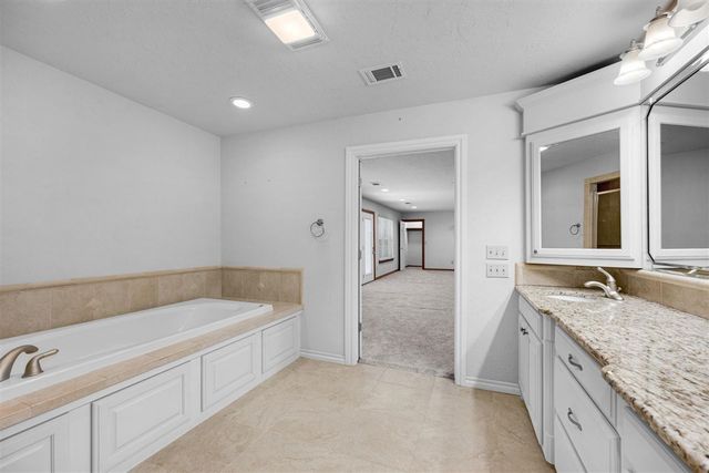 1622 NW 36th St, Lawton, OK 73505