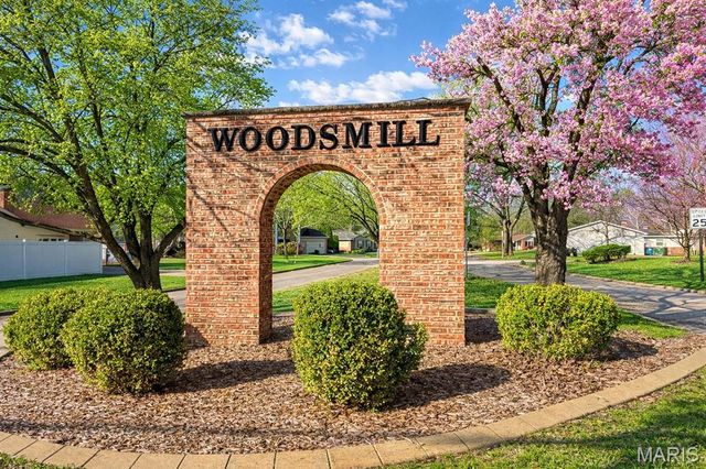 909 Dutch Mill Drive, Ballwin, MO 63011