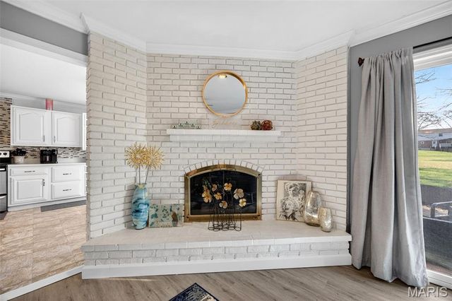 909 Dutch Mill Drive, Ballwin, MO 63011