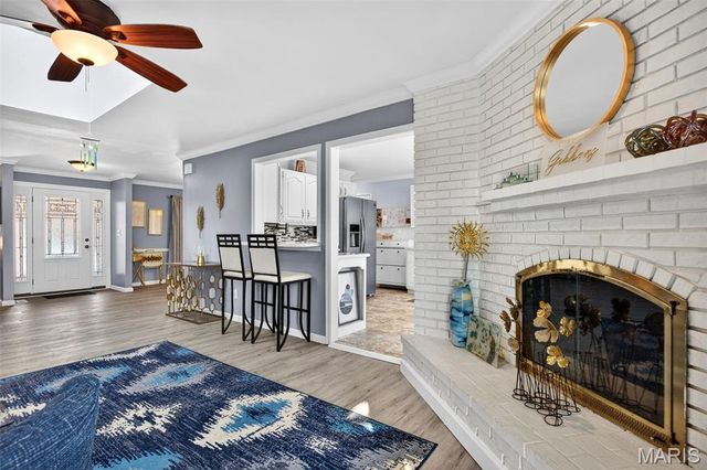 909 Dutch Mill Drive, Ballwin, MO 63011