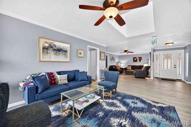 909 Dutch Mill Drive, Ballwin, MO 63011