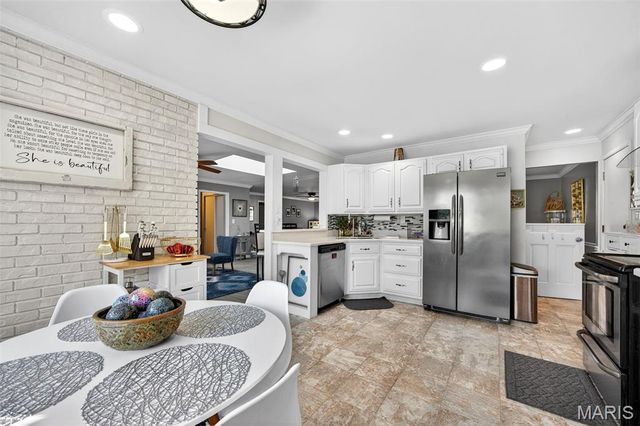 909 Dutch Mill Drive, Ballwin, MO 63011