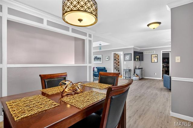 909 Dutch Mill Drive, Ballwin, MO 63011