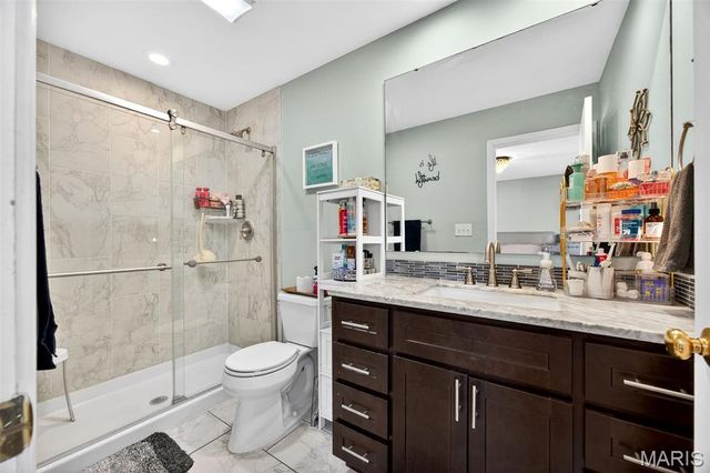 909 Dutch Mill Drive, Ballwin, MO 63011