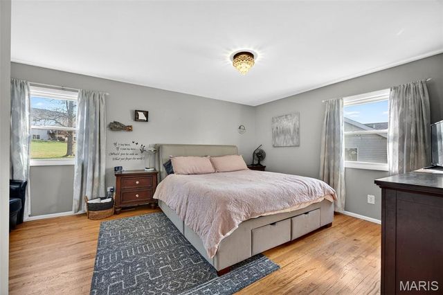 909 Dutch Mill Drive, Ballwin, MO 63011