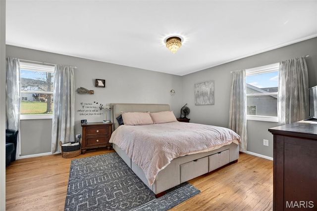 909 Dutch Mill Drive, Ballwin, MO 63011