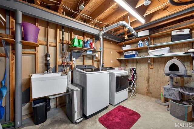 909 Dutch Mill Drive, Ballwin, MO 63011