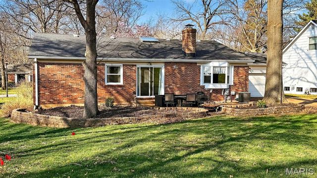 909 Dutch Mill Drive, Ballwin, MO 63011