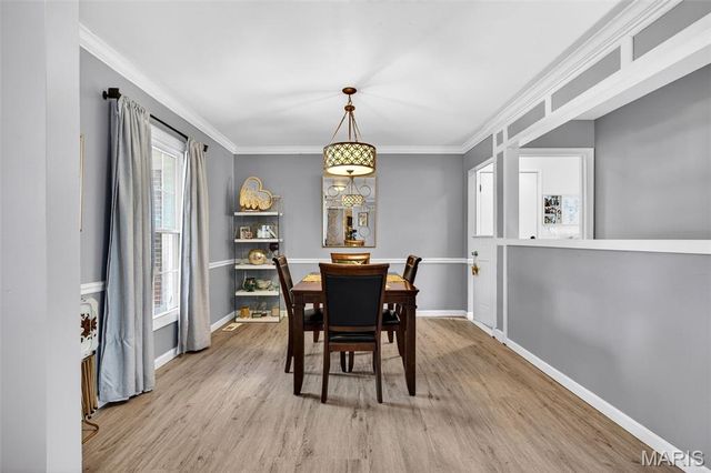 909 Dutch Mill Drive, Ballwin, MO 63011