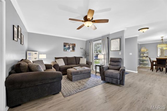 909 Dutch Mill Drive, Ballwin, MO 63011