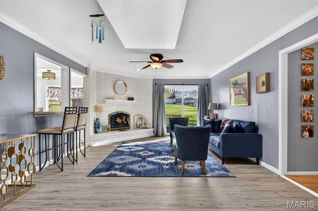 909 Dutch Mill Drive, Ballwin, MO 63011