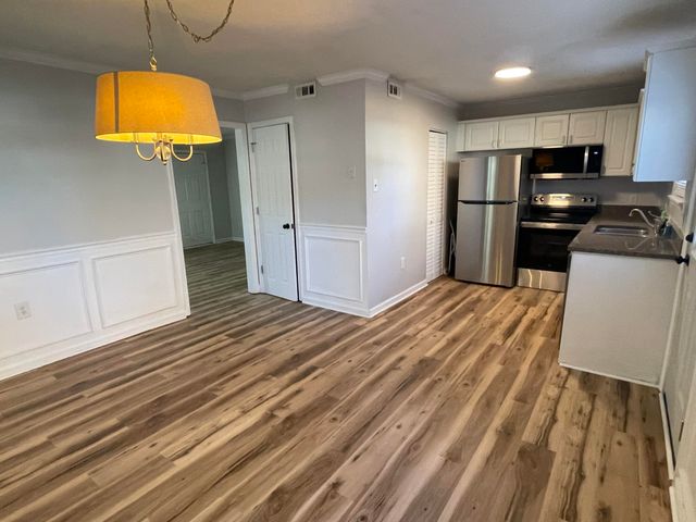 415 Parkdale Drive 8f, Charleston, SC 29414