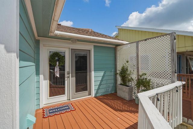 1078 Redfish Street, Bayou Vista, TX 77563