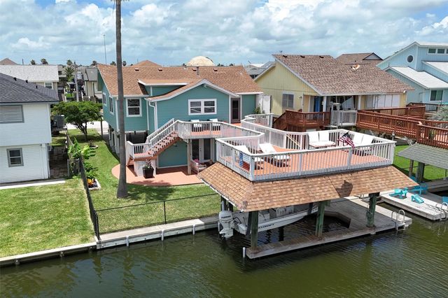 1078 Redfish Street, Bayou Vista, TX 77563