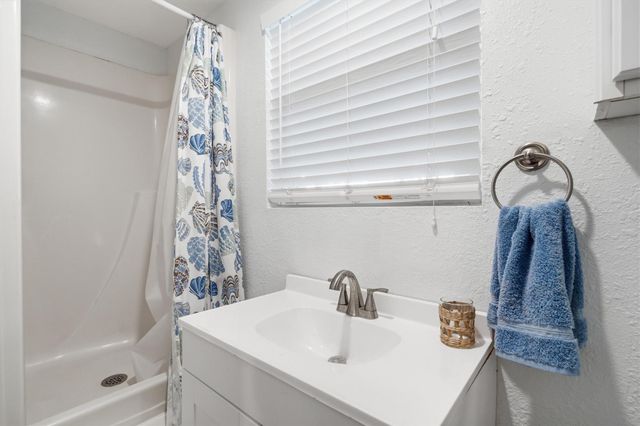 1078 Redfish Street, Bayou Vista, TX 77563