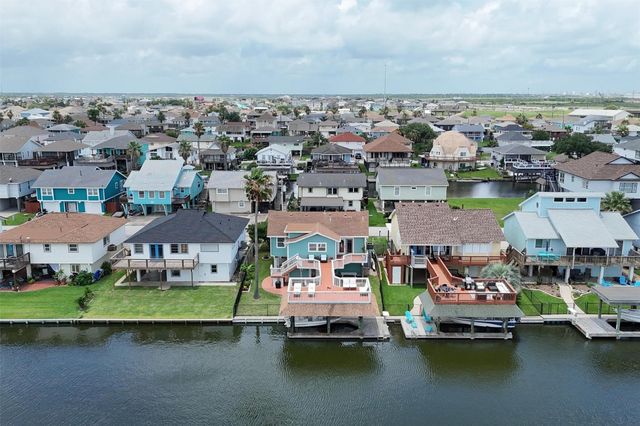 1078 Redfish Street, Bayou Vista, TX 77563