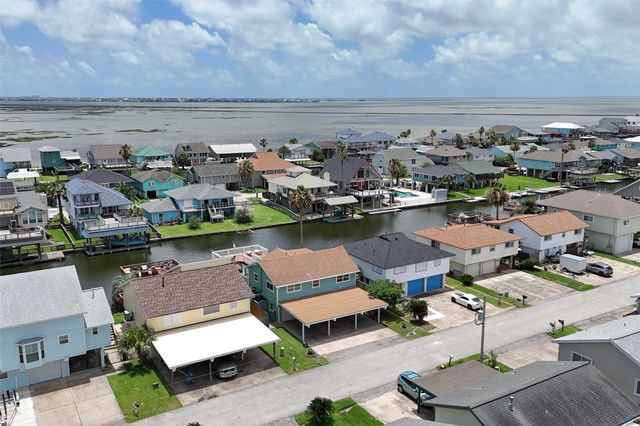 1078 Redfish Street, Bayou Vista, TX 77563