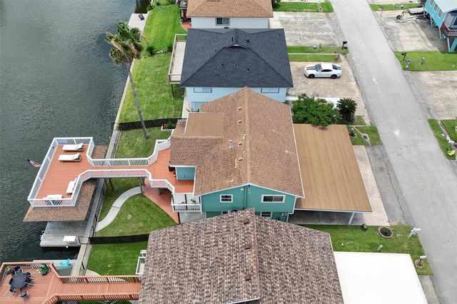 1078 Redfish Street, Bayou Vista, TX 77563