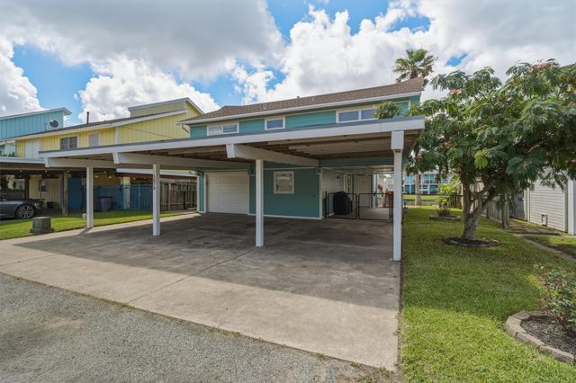 1078 Redfish Street, Bayou Vista, TX 77563