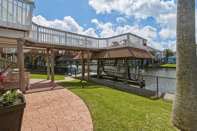 1078 Redfish Street, Bayou Vista, TX 77563