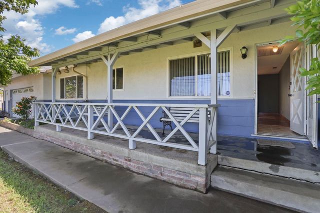 4592 W Woodbridge Rd, Lodi, CA 95242
