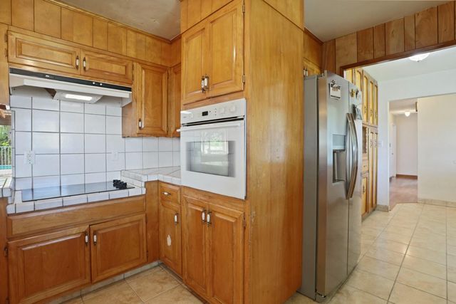 4592 W Woodbridge Rd, Lodi, CA 95242