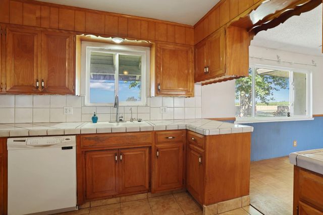 4592 W Woodbridge Rd, Lodi, CA 95242