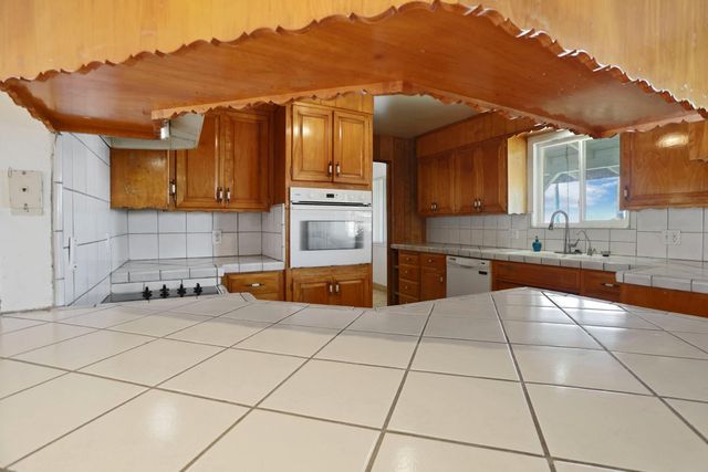 4592 W Woodbridge Rd, Lodi, CA 95242