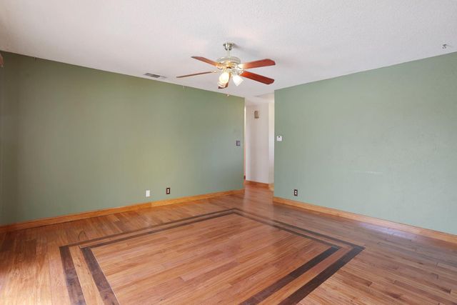 4592 W Woodbridge Rd, Lodi, CA 95242