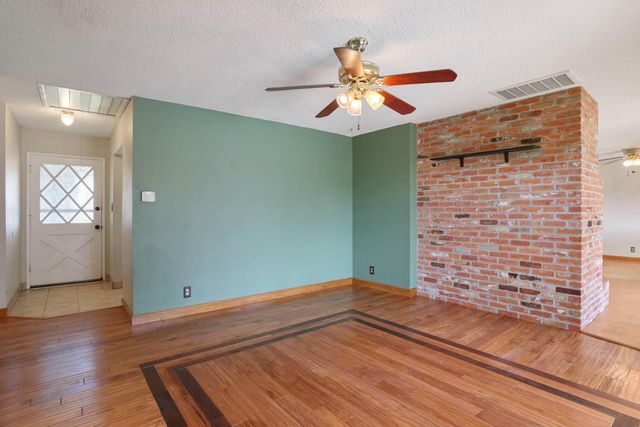 4592 W Woodbridge Rd, Lodi, CA 95242