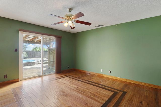 4592 W Woodbridge Rd, Lodi, CA 95242