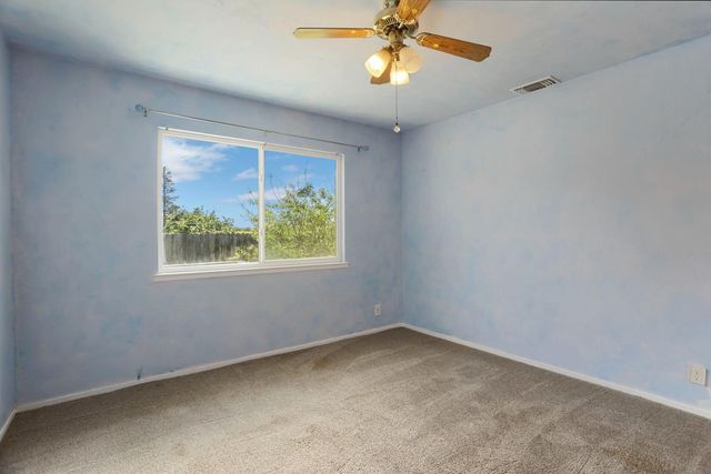 4592 W Woodbridge Rd, Lodi, CA 95242