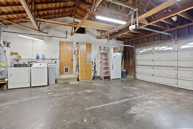 4592 W Woodbridge Rd, Lodi, CA 95242