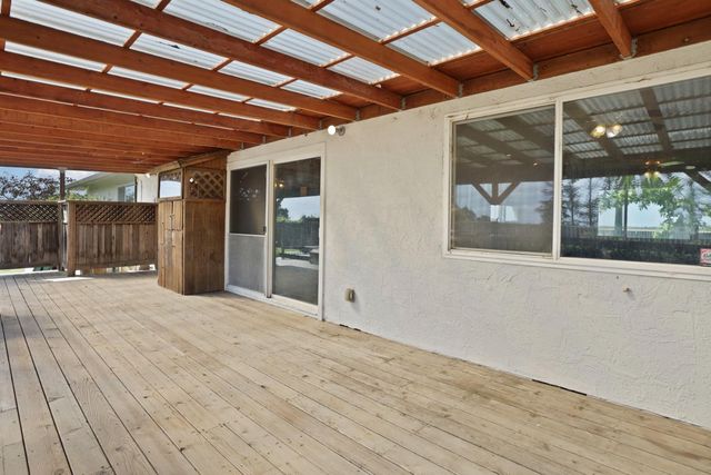 4592 W Woodbridge Rd, Lodi, CA 95242