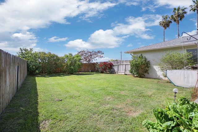 4592 W Woodbridge Rd, Lodi, CA 95242