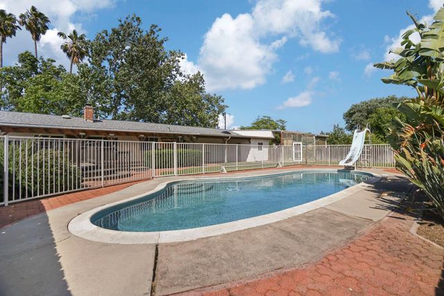 4592 W Woodbridge Rd, Lodi, CA 95242