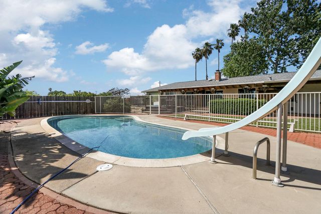 4592 W Woodbridge Rd, Lodi, CA 95242