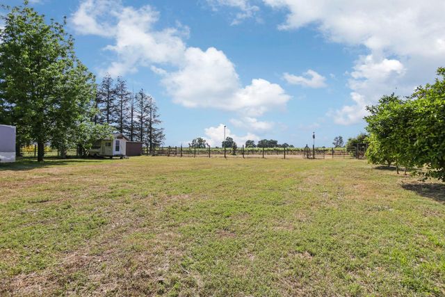 4592 W Woodbridge Rd, Lodi, CA 95242