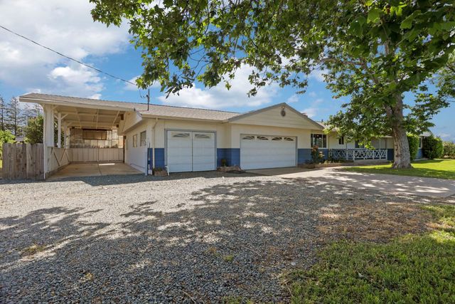 4592 W Woodbridge Rd, Lodi, CA 95242
