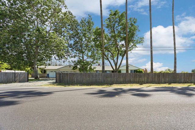 4592 W Woodbridge Rd, Lodi, CA 95242
