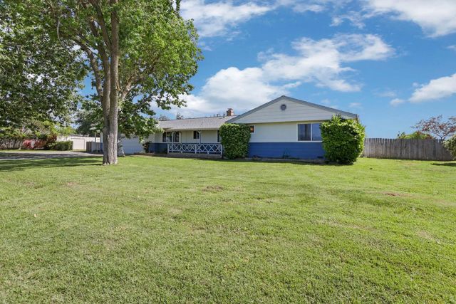 4592 W Woodbridge Rd, Lodi, CA 95242