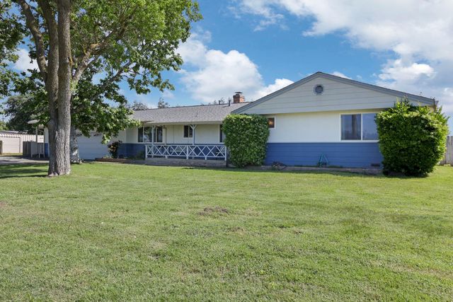 4592 W Woodbridge Rd, Lodi, CA 95242