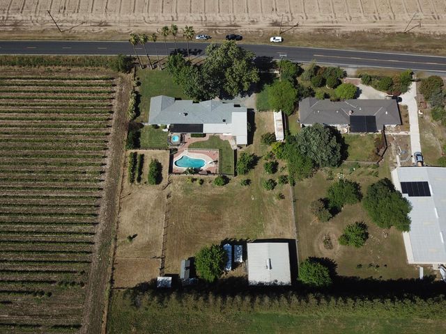 4592 W Woodbridge Rd, Lodi, CA 95242