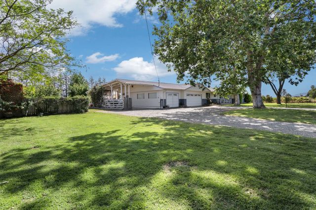 4592 W Woodbridge Rd, Lodi, CA 95242